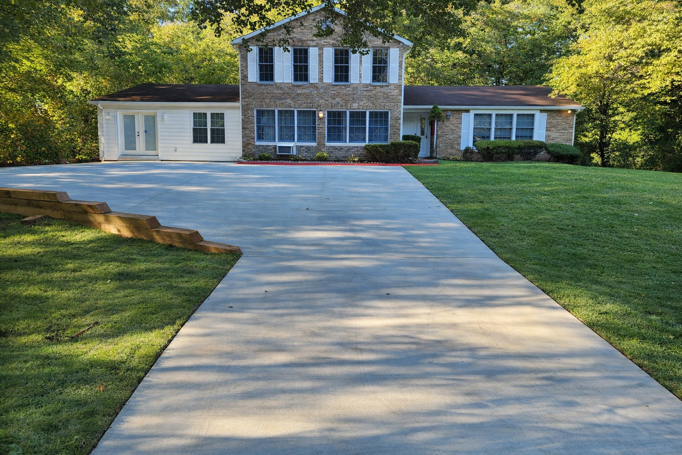 Concrete driveway building in Yorkville, IL
